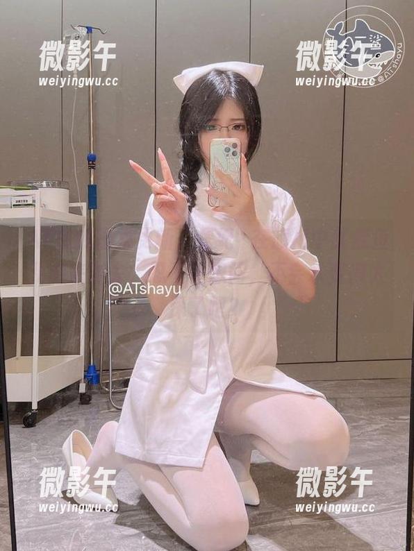 AT鲨的图集更新,是妃咲在旗袍中就像鱼儿游来游去,忍不住想问,不会水变得太深了吧? AT鲨的图集更新,是妃咲在旗袍中就像鱼儿游来游去,忍不住想问,不会水变得太深了吧?
