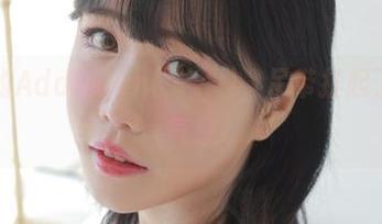 美图中的Addielyn(에디린)，吊带扛起了夏天的气息
