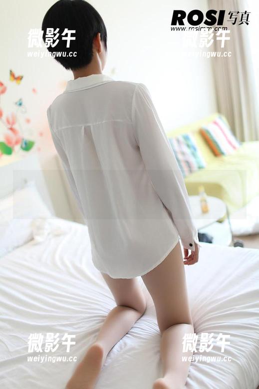 ROSI的泳衣作品,恍惚中让人想起夏天的果汁。 ROSI的泳衣作品,恍惚中让人想起夏天的果汁。