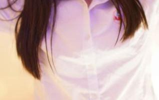 在线探店ROSI的红色蕾丝美图，保证你会瞪大眼睛…