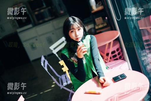 哎呦，Sonson(손손)转身要变成Loozy了？电影里的女孩翻身来一波cos图册！