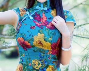 TuiGirl推女郎 – 何奕恋的新作集：秘书，绝对不只是办公室风云！