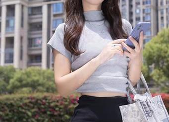 Xiuren秀人网 – 唐安琪带你户外散步，在大自然中打破了所有的定义，原图来一发！