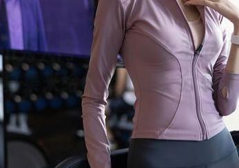 Xiuren秀人网 – 什么叫女王范儿？李可儿的写真集来给你上上课，分享才是王道！