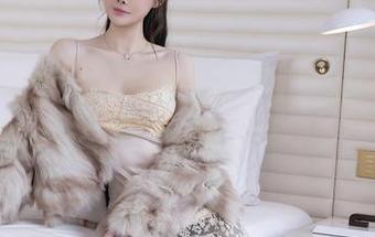 Xiuren秀人网 – 高清夏天，柚柚小奶瓶说，这壁纸比西瓜还要消暑！