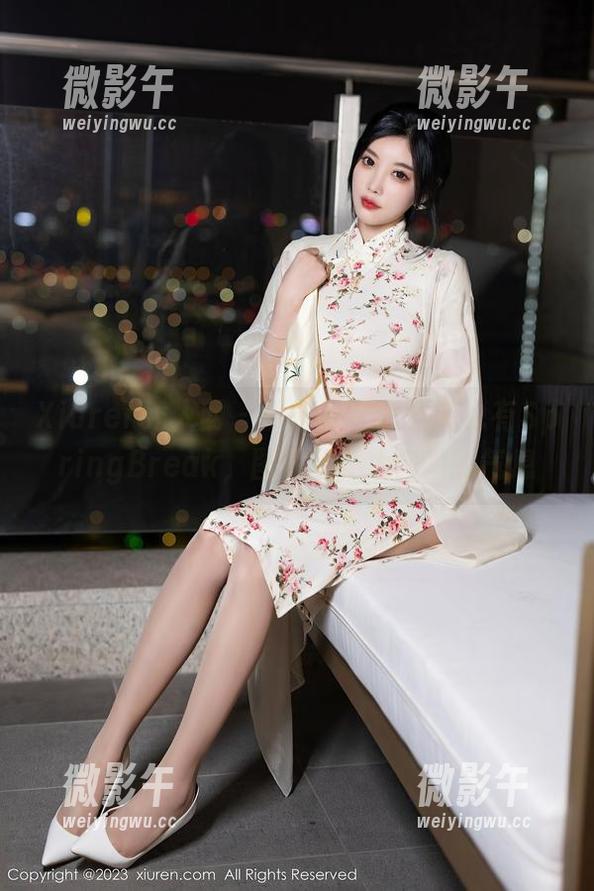 Xiuren秀人网 - 燕甘甘让职业装也有SpringBreak，图包里是大自然的气息