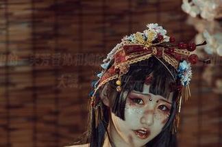 真实旅拍中的一笑芳香沁和她的高清套图，每次翻看的时候我都想大喊，待我也来一段！