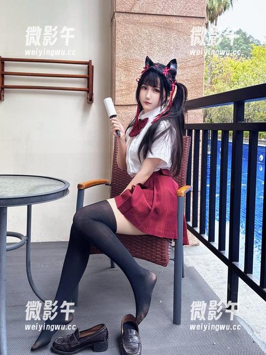 闲逛中遇见的不呆猫:白衬衫及其令人遐想到的图集 闲逛中遇见的不呆猫:白衬衫及其令人遐想到的图集
