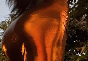 微密圈 – 这不爱笑的赛琳的运动作品怎么玩都是美的，急需下载，妙不可言！