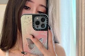 微密圈 – 不爱笑的赛琳的白色写真，难道真的是在和月亮约会？