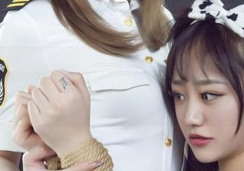 丽柜 – 拿走潘潘的美足全套，原图慢慢看，目光会不自觉地回溯。