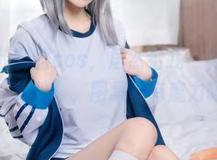 九柒喵的制服cos，居然给我一种说不出的“放松”，图集真有魔力吗？