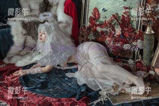 云溪溪的最新写真集,油画少女,这画框外的光线真有点耐人寻味。 云溪溪的最新写真集,油画少女,这画框外的光线真有点耐人寻味。