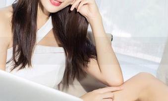 克拉女神 – 这毛衣太奇特了，免费送你凌雪图集！