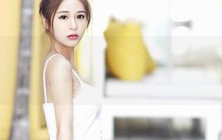 嗲囡囡 – 月音瞳的黑白，图片中的影子在说悄悄话