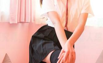 嗲囡囡 – 王婉悠Queen的浴缸，看上去真想一探究竟，图包里的细节让人想多了。