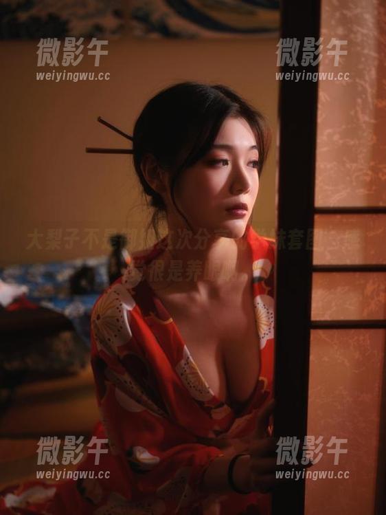 大梨子不是御姐这次分享的学妹套图,感觉很是养眼啊。 大梨子不是御姐这次分享的学妹套图,感觉很是养眼啊。
