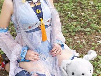 头条女神 – 每一件睡衣都有故事，文雪的写真让我恍惚间回忆似曾相识。