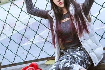 头条女神 – 制服资源的心跳实验，火儿的选择，苦思冥想与否？