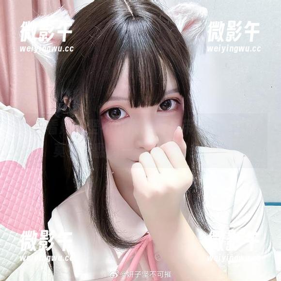 每次看妍子坚不可摧的新吊带写真，内心莫名小翻腾——更新更多吧！