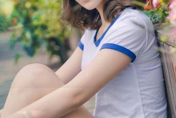 推女神 – 照片里的每一寸腿，观看黄歆苑chobits的丝袜写真，我不敢直视。