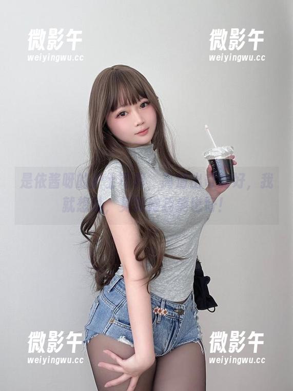 是依酱呀的护士写真,高清出奇的好,我就想说,见到她我病也好! 是依酱呀的护士写真,高清出奇的好,我就想说,见到她我病也好!