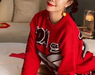 微密圈 – 果儿Victoria的全套灰丝写真系列，难怪我每次看到都想多停留几秒。