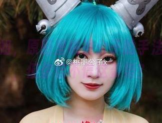 希娜小姐，原图里桃墨公子的手法也讨喜，但你信不信这姿势？