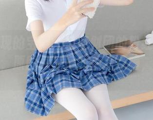 最近发现的宝藏：森萝财团的粉红少女白丝美足，原图里蕴藏的那点隐晦，你懂的。