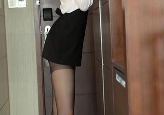 模范学院 – 南晓梦的私房美脚，图片让人不自觉停下来想！