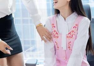 物恋传媒 – 套图时间：小茶的私拍，春风和雨水的互动实在让人想多想，就像散落的小心思。