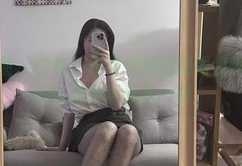 微密圈 – 你看！玫桃泡芙的新图包更新～灰丝柔软得像梦一样。