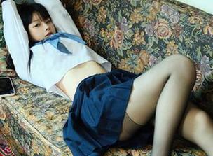 白莉爱吃巧克力的学妹写真，原图比你想得还单纯？