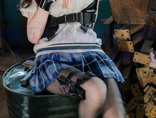 在白莉爱吃巧克力的蕾姆女仆写真图册里，找到了不一样的自己，矛盾又迷惑的感觉上头了。