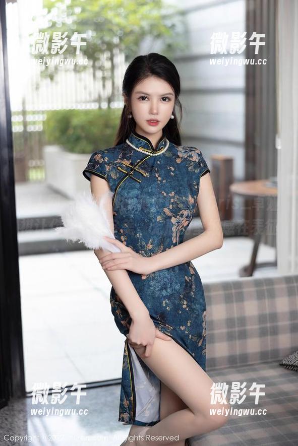 秀人网 - 一只脚的美足哲学，Cris_卓娅祺让你升华了审美，无形的壁纸感在表征。