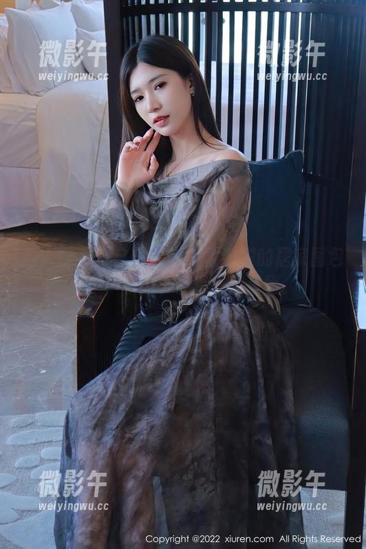 秀人网 - 来自FoxYini孟狐狸的居家图包分享，非洲小歌唱家就是我。