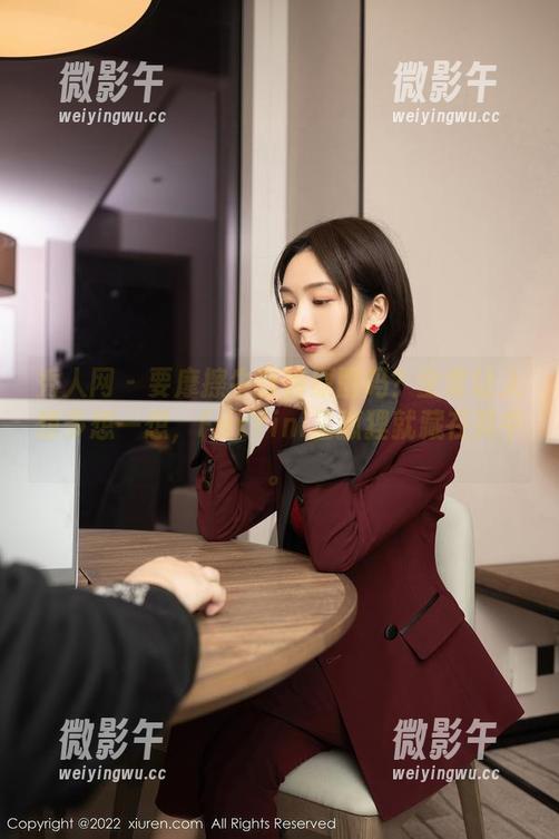 秀人网 - 要摩擦牛仔裤原图吗?全套让人想多想一想,FoxYini孟狐狸就藏在其中。 秀人网 - 要摩擦牛仔裤原图吗?全套让人想多想一想,FoxYini孟狐狸就藏在其中。