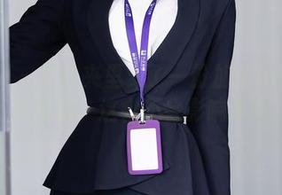 秀人网 – 文件夹里多了一份加朵babe的美腿写真图集，这会不会影响我的工作？