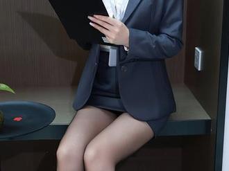 秀人网 – 美图来了：吃白菜的vi菜菜的照片像极了错综复杂的剧情桥段！