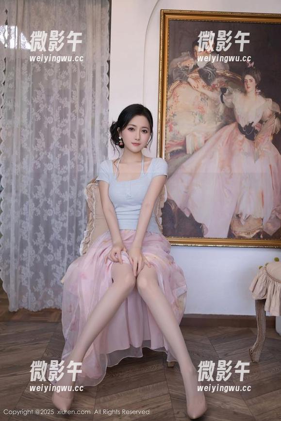 秀人网 - 白色再多一点，小逗逗的写真集就成了云朵的合集，分享那绝美的饱和度！
