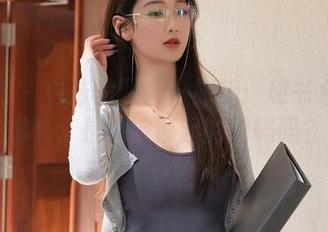 秀人网 – 白沫的网盘小旅行：秘书合集大揭秘，是会被锁起的密码吗？