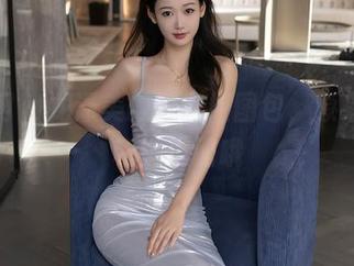 秀人网 – 龙泽美曦的空姐图包，原来蓝天和她更配哦