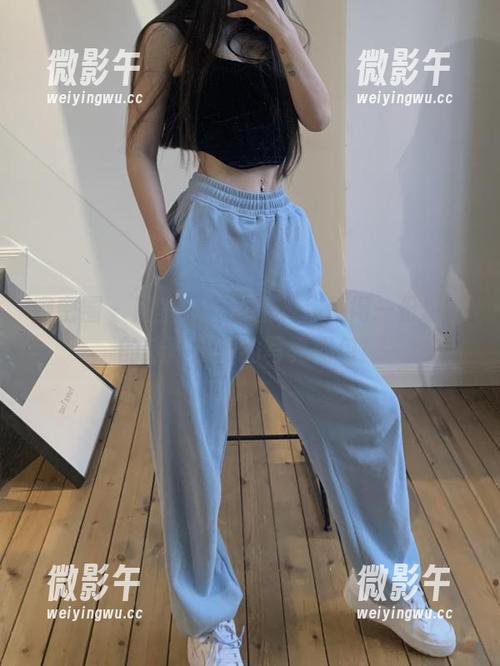 微密圈 - 居家也能有型，你值得一份粉色的猪陈佩奇的写真图包！