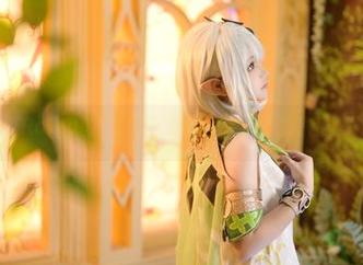 看见莱可Raika的“甘雨”作品集，心里总是想多碰触一点