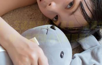 菠萝社 – 王语纯黑丝写真集，高清也能耍帅！看得我心里蹦蹦跳！