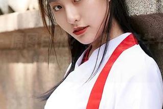 蜜桃社 – 原图自拍？李梦婷穿牛仔裤的姿势到底有多绝？