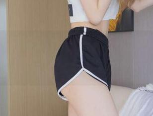 袜啵啵 – 好奇心作祟：稚予的短黑丝全集，细节之处总让我回味。