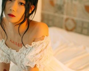 轰趴猫 – 有多少人被艾小青的双人全套图集苏到了？这感觉微妙又诡异。
