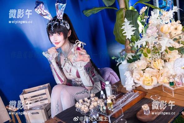 作品《菲欧娜》,露儿大魔王的一个个姿势让我在屏幕前停留了超久。 作品《菲欧娜》,露儿大魔王的一个个姿势让我在屏幕前停留了超久。