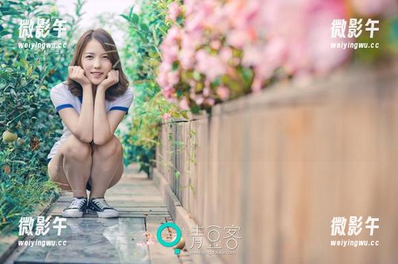 青豆客 - 可乐Vicky的私拍连衣裙——不怕你偷看,反正我只想说这颜色真无敌! 青豆客 - 可乐Vicky的私拍连衣裙——不怕你偷看,反正我只想说这颜色真无敌!